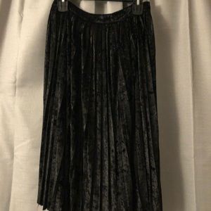 Sugar lips suede black pleated skirt